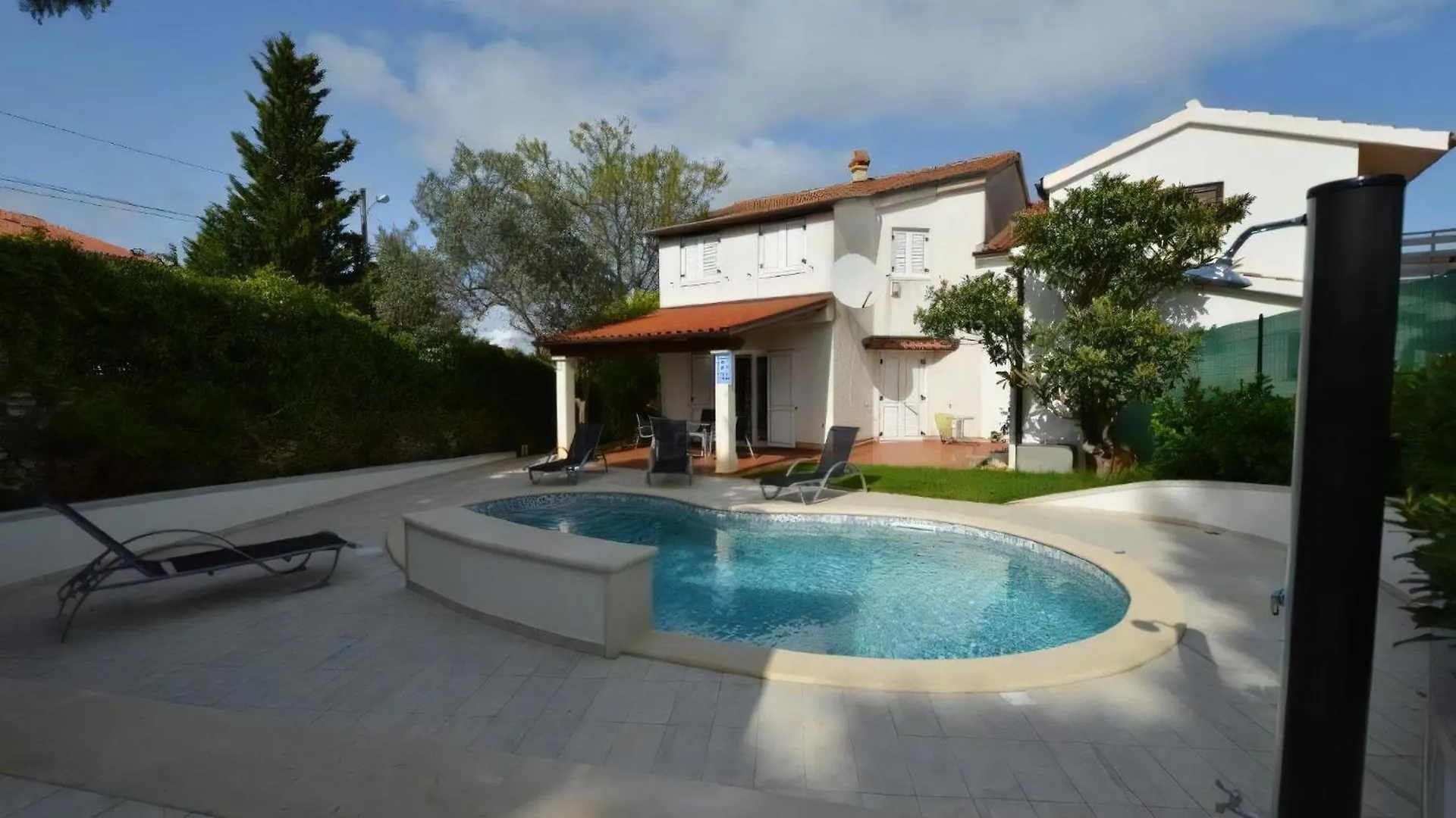 Holiday home Wunderschoene Villa Mit Gym Und Privatpool Premantura