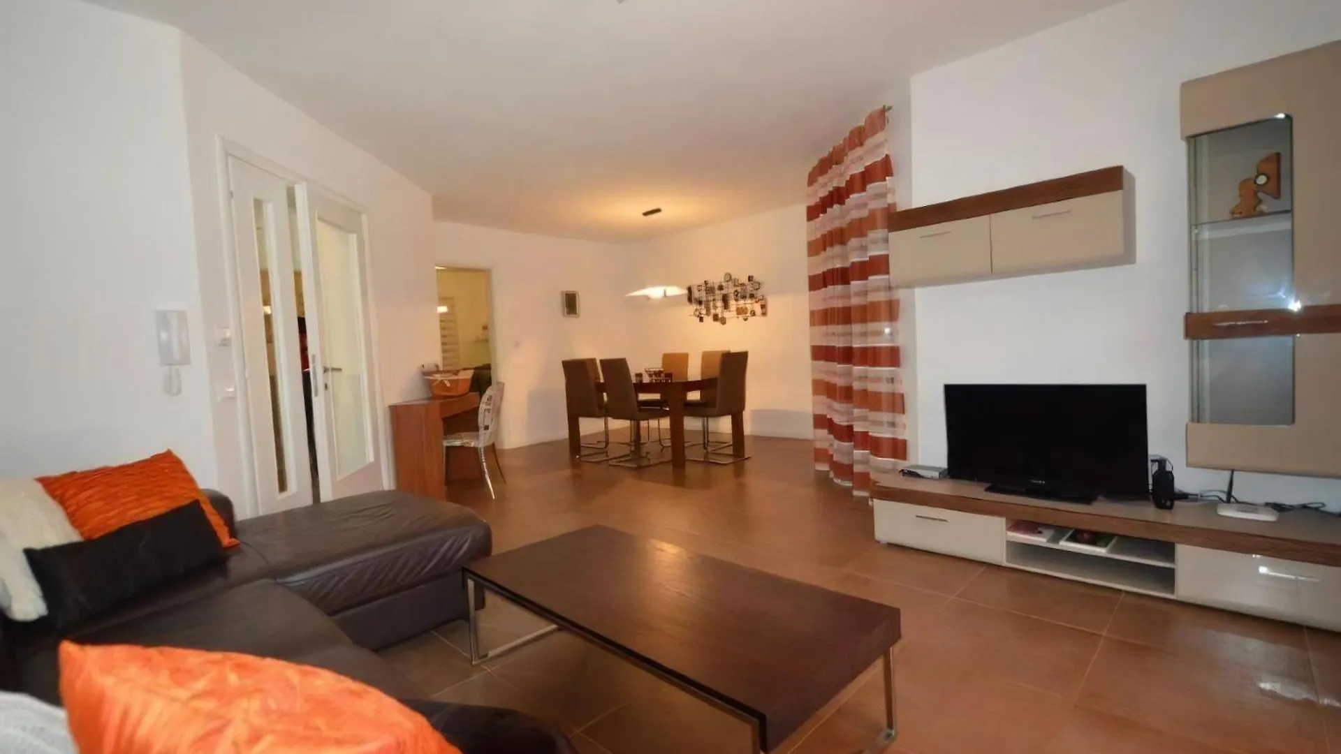 Wunderschoene Villa Mit Gym Und Privatpool Premantura Holiday home
